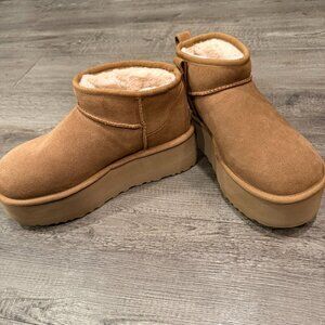 UGG Women's Classic Ultra Mini Platform